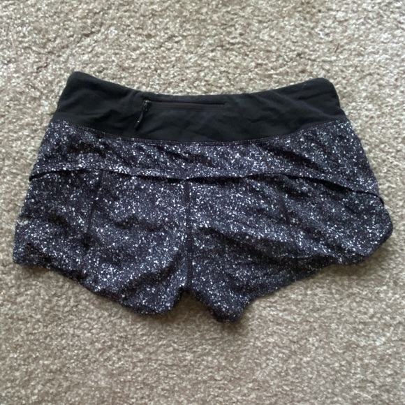 Size 4 speed shorts - Picture 3 of 4